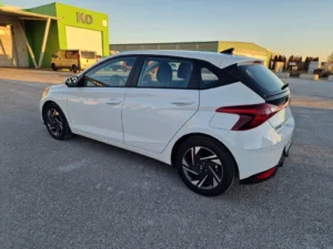 Hyundai i20 1.0 T-GDi Family A/T