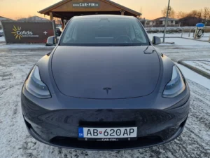 Tesla Model Y LONG RANGE DUAL MOTOR