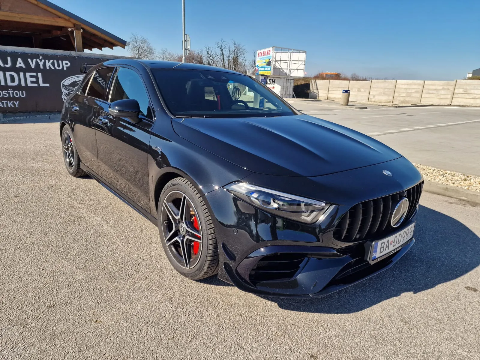 
								Mercedes-Benz A45SAMG 4MATIC full									