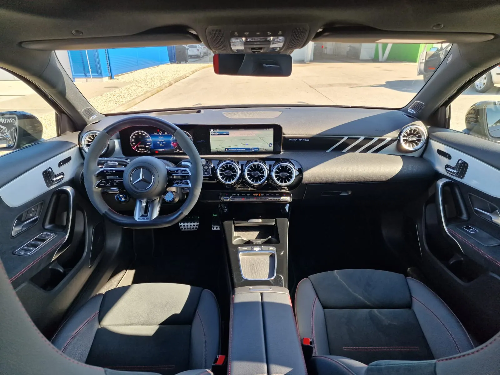 
								Mercedes-Benz A45SAMG 4MATIC full									