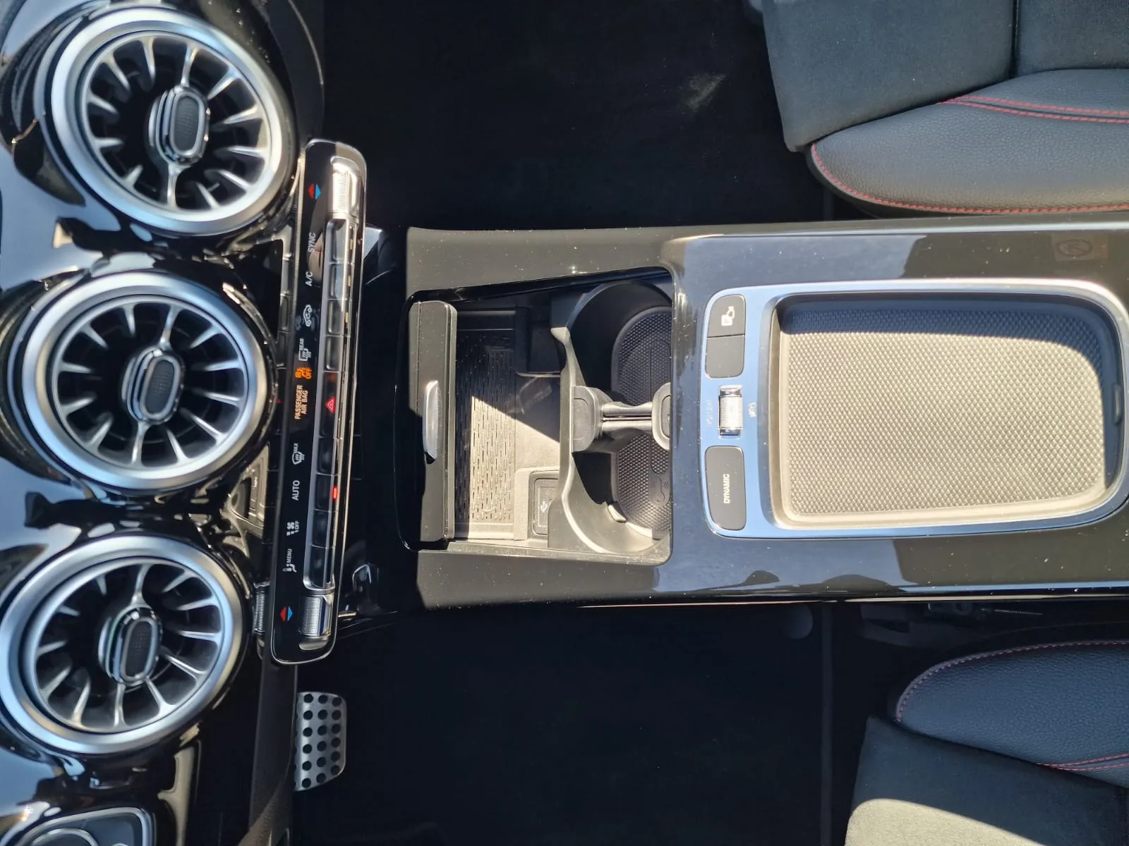 
								Mercedes-Benz A45SAMG 4MATIC full									