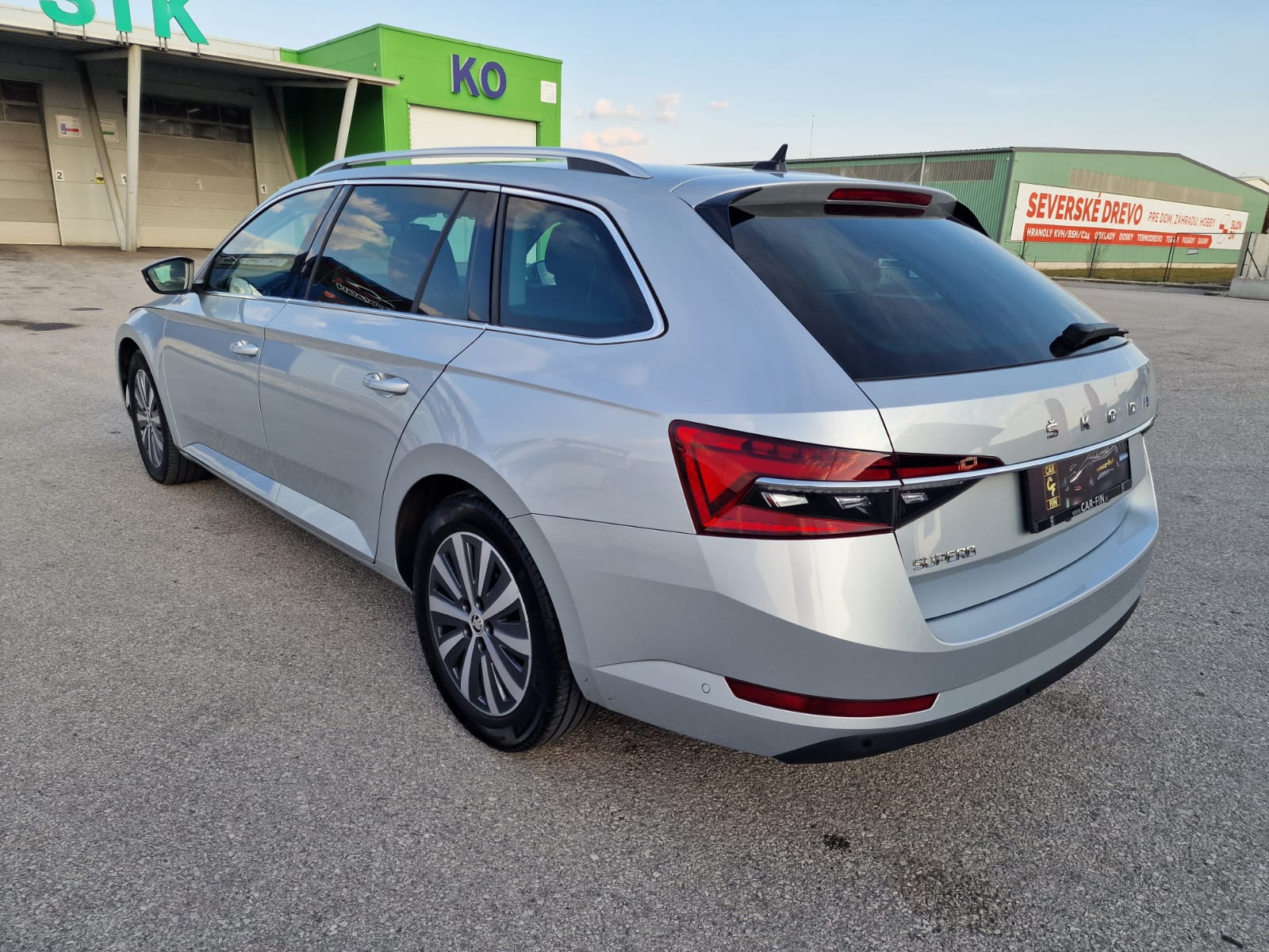 
								Škoda Superb Combi 2.0 TDI SCR Style DSG full									