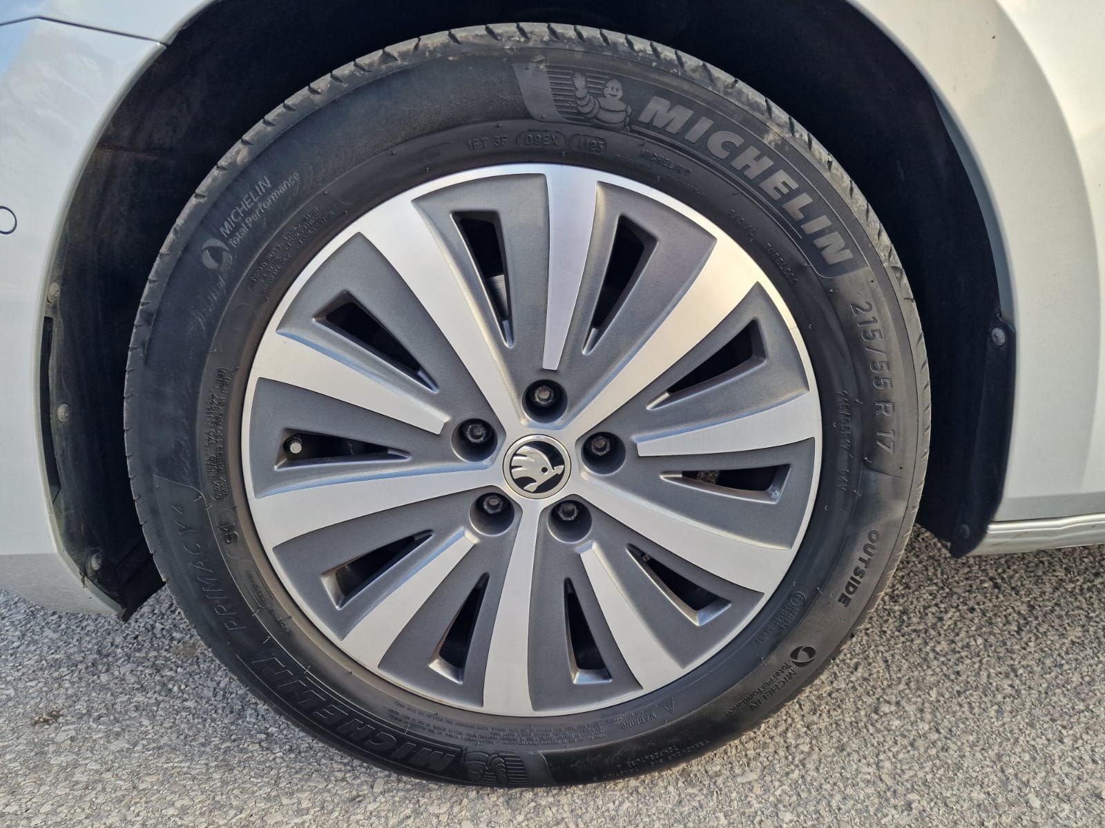 
								Škoda Superb Combi 2.0 TDI SCR Style DSG full									