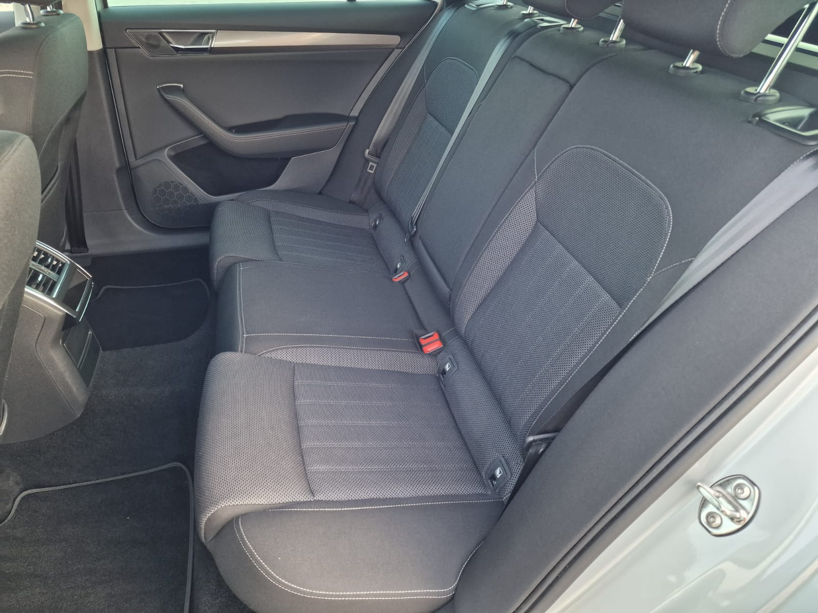 
								Škoda Superb Combi 2.0 TDI SCR Style DSG full									