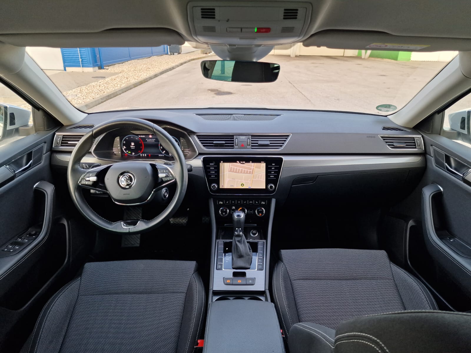 
								Škoda Superb Combi 2.0 TDI SCR Style DSG full									