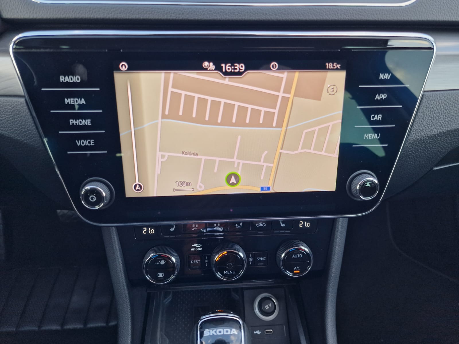 
								Škoda Superb Combi 2.0 TDI SCR Style DSG full									