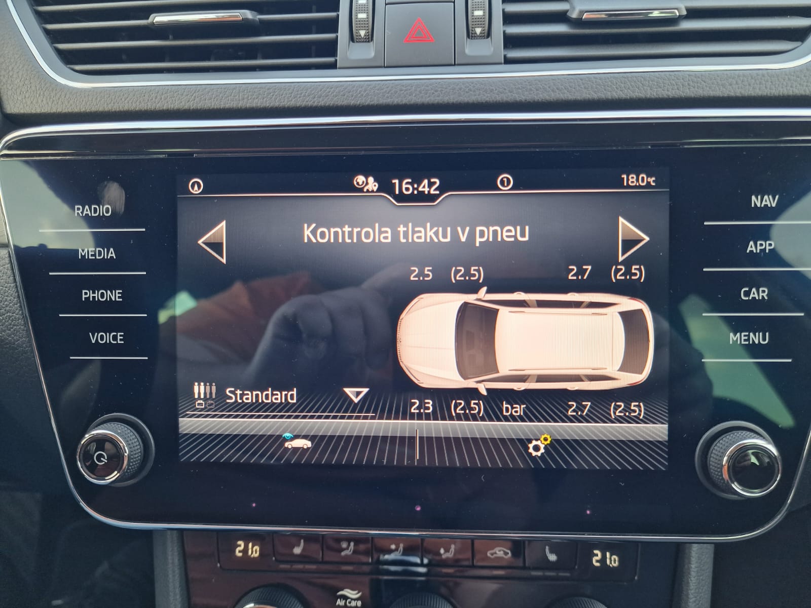 
								Škoda Superb Combi 2.0 TDI SCR Style DSG full									