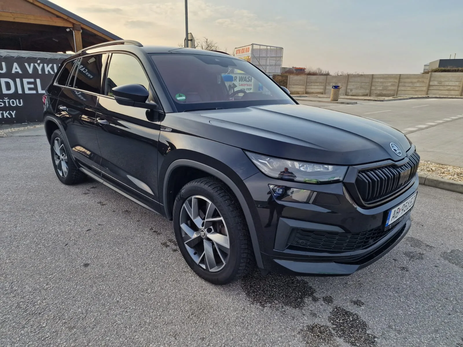
								Škoda Kodiaq 2.0TDi SCR EVO 200 Sportline 4X4 DSG full									