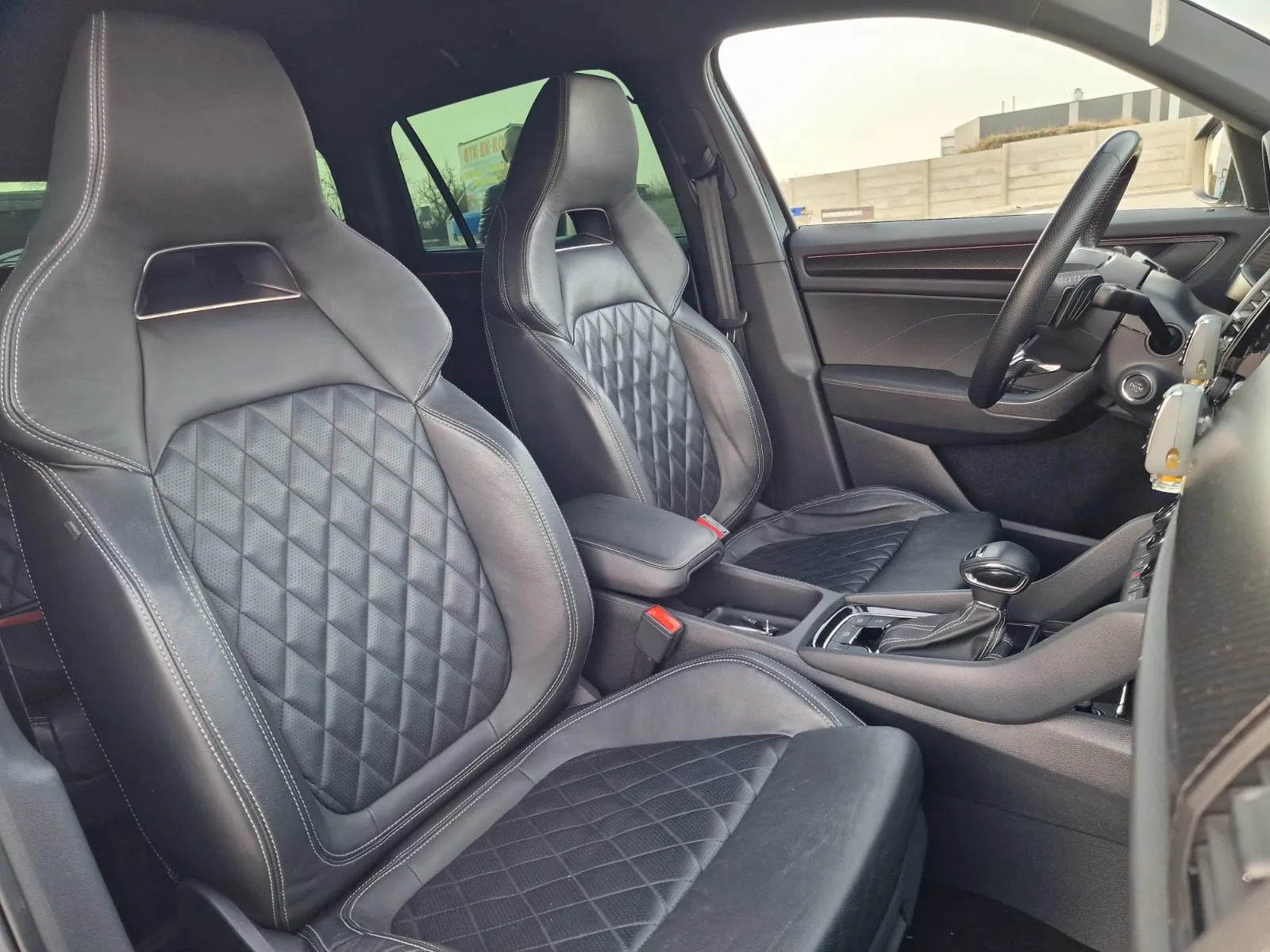 
								Škoda Kodiaq 2.0TDi SCR EVO 200 Sportline 4X4 DSG full									