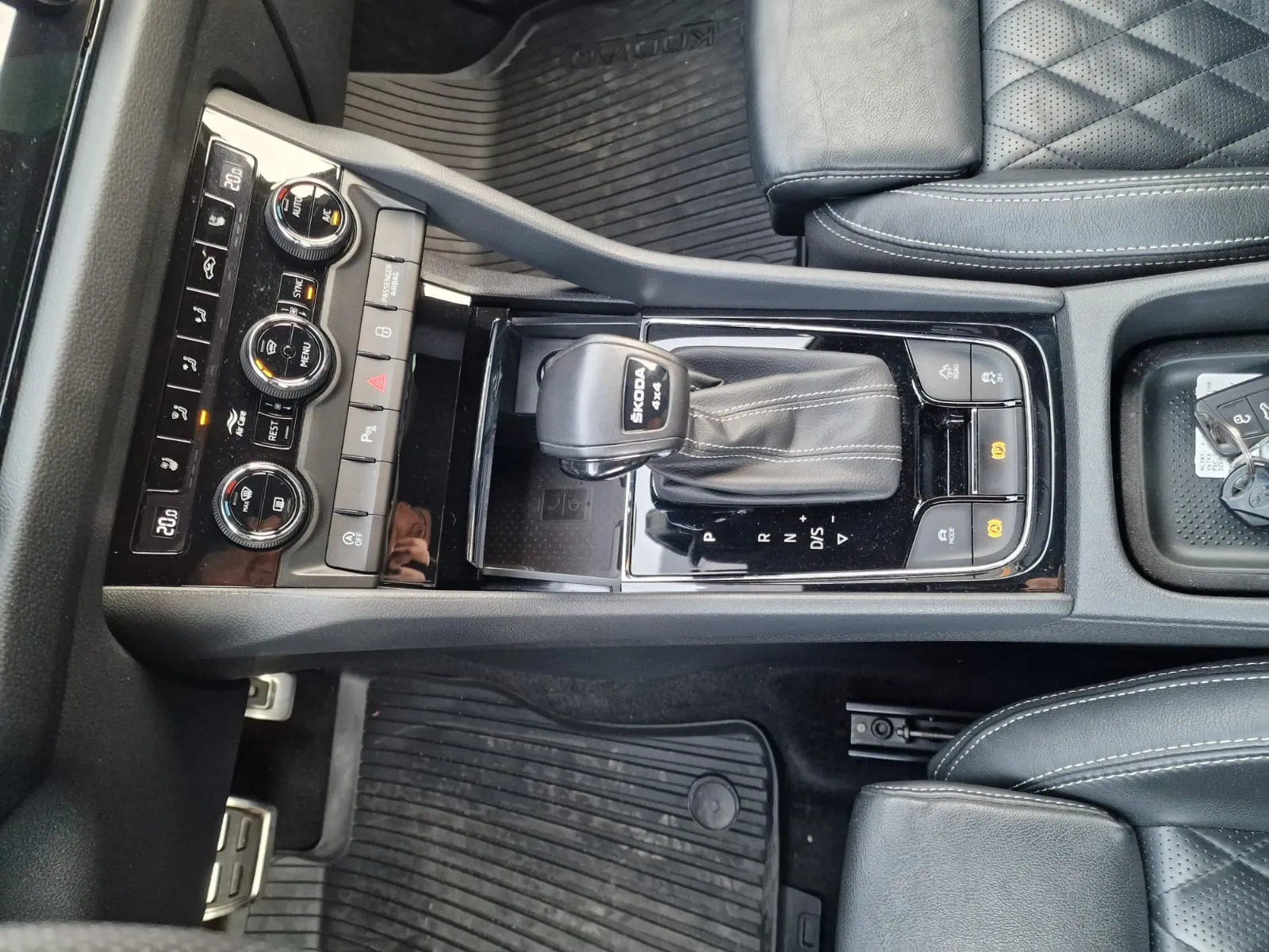 
								Škoda Kodiaq 2.0TDi SCR EVO 200 Sportline 4X4 DSG full									