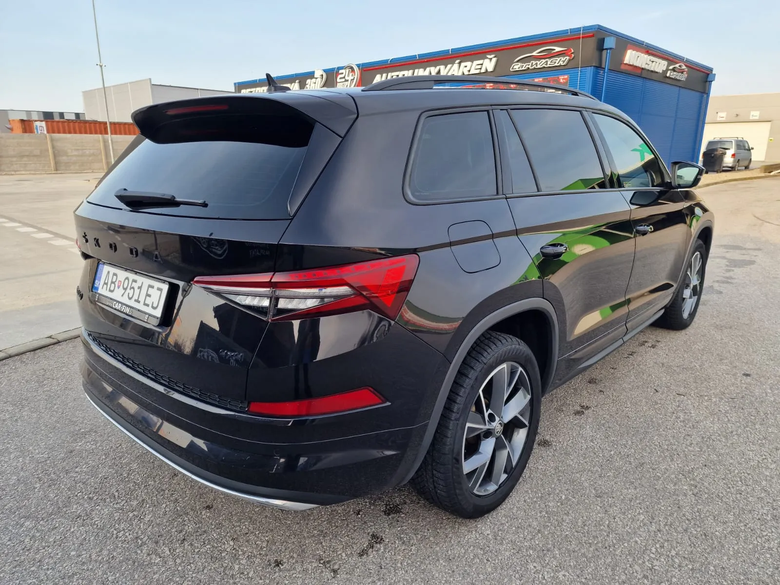 
								Škoda Kodiaq 2.0TDi SCR EVO 200 Sportline 4X4 DSG full									