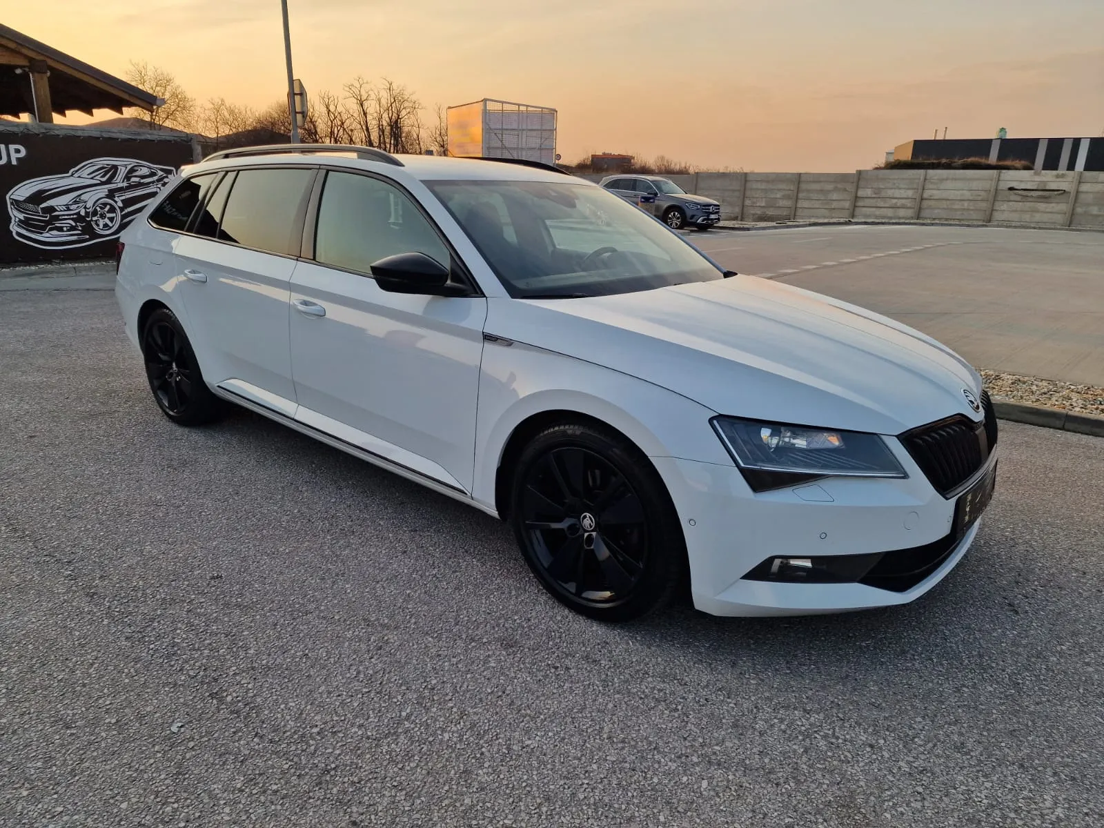 
								Škoda Superb 2.0TDi Sportline DSG full									