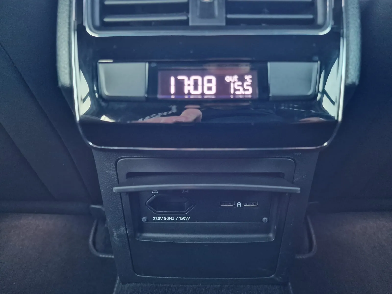 
								Škoda Superb 2.0TDi Sportline DSG full									