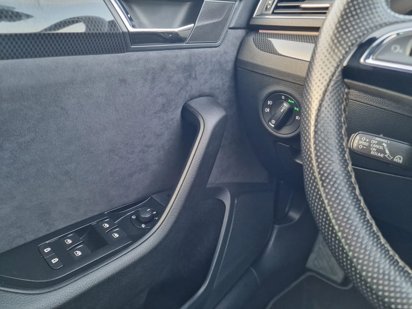 
								Škoda Superb 2.0TDi Sportline DSG full									