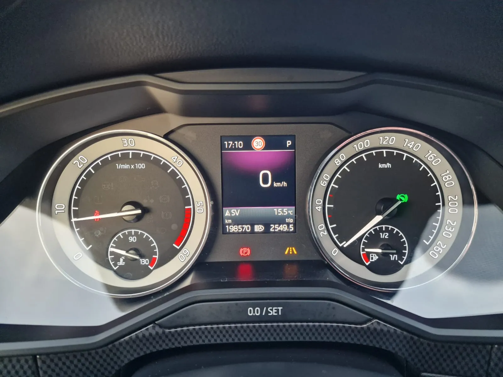 
								Škoda Superb 2.0TDi Sportline DSG full									