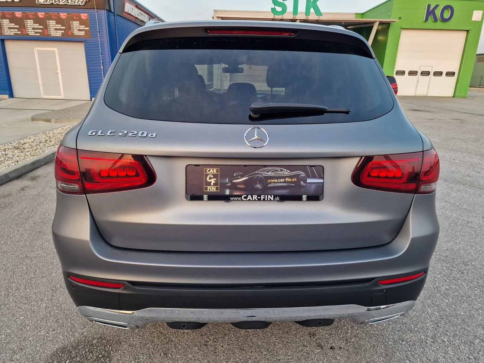 
								Mercedes-Benz GLC 220d 4MATIC A/T full									