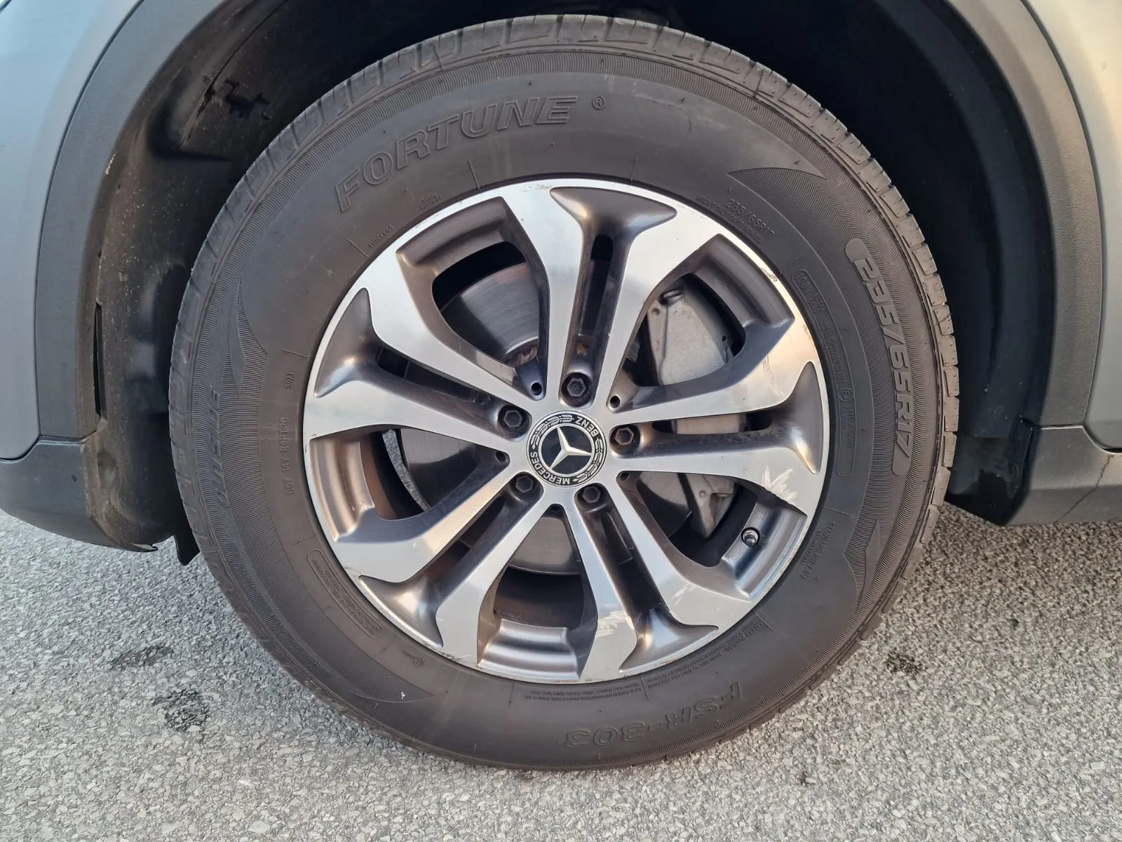 
								Mercedes-Benz GLC 220d 4MATIC A/T full									