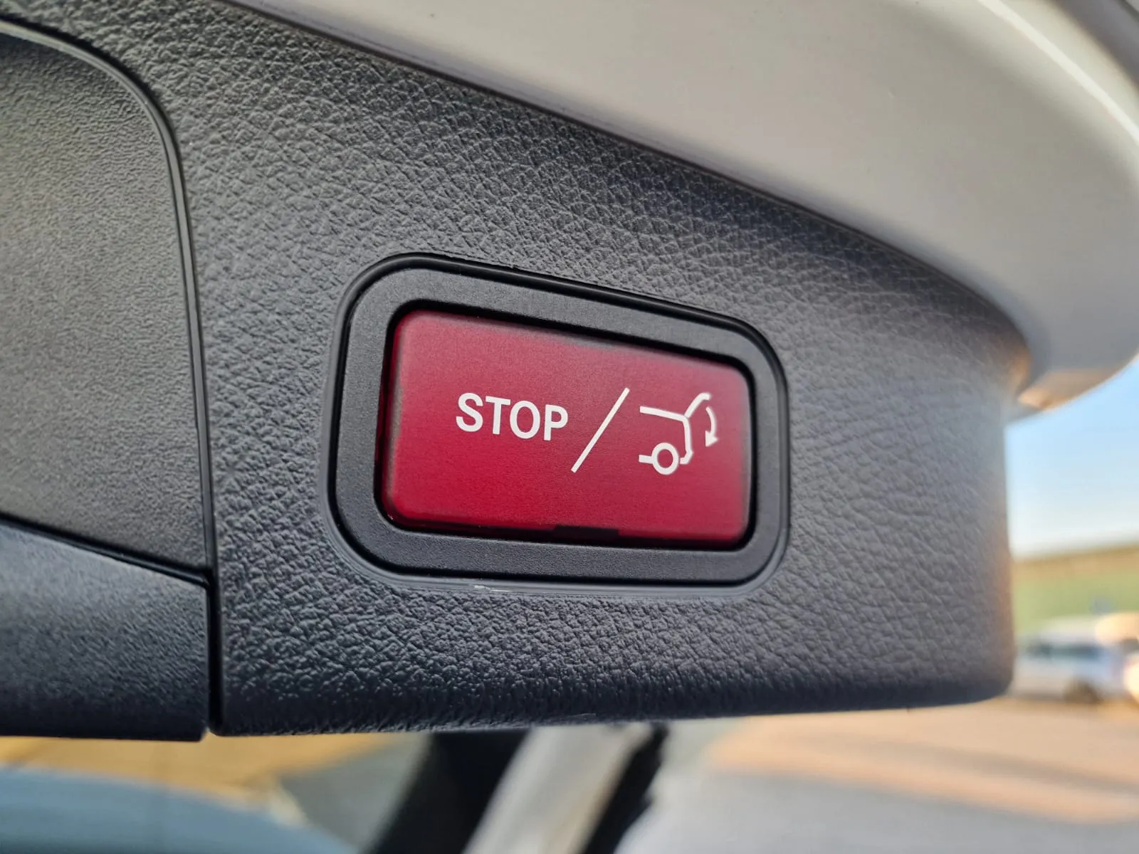 
								Mercedes-Benz GLA 200d A/T full									