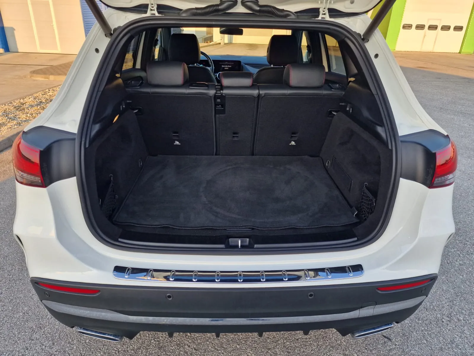 
								Mercedes-Benz GLA 200d A/T full									