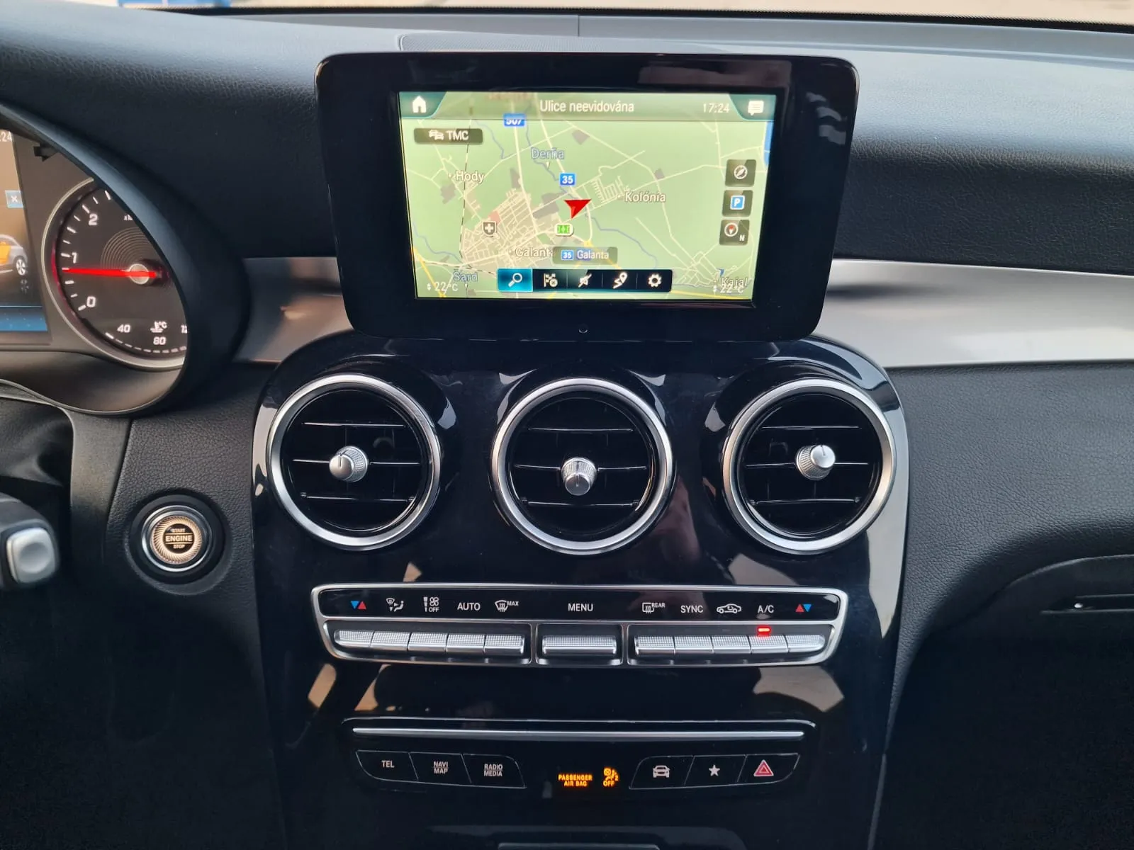 
								Mercedes-Benz GLC 220d 4MATIC A/T full									