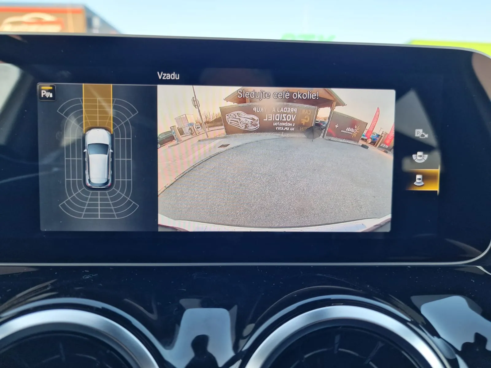 
								Mercedes-Benz GLA 200d A/T full									