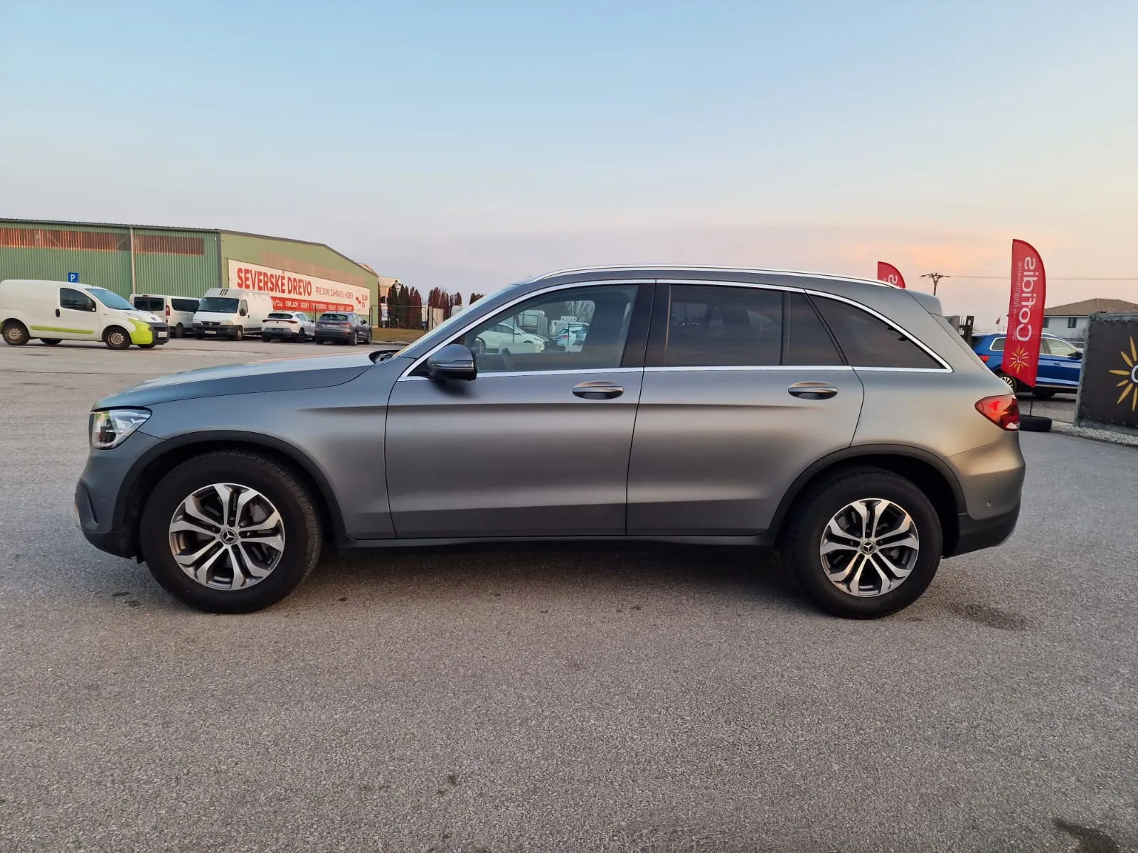 
								Mercedes-Benz GLC 220d 4MATIC A/T full									