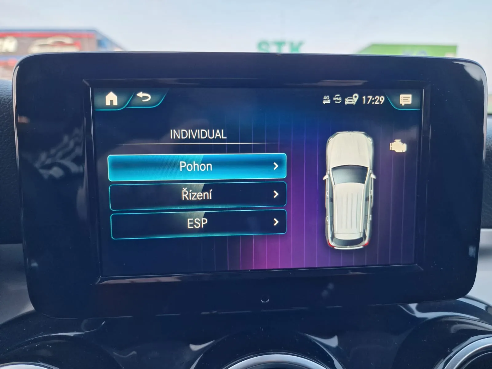 
								Mercedes-Benz GLC 220d 4MATIC A/T full									