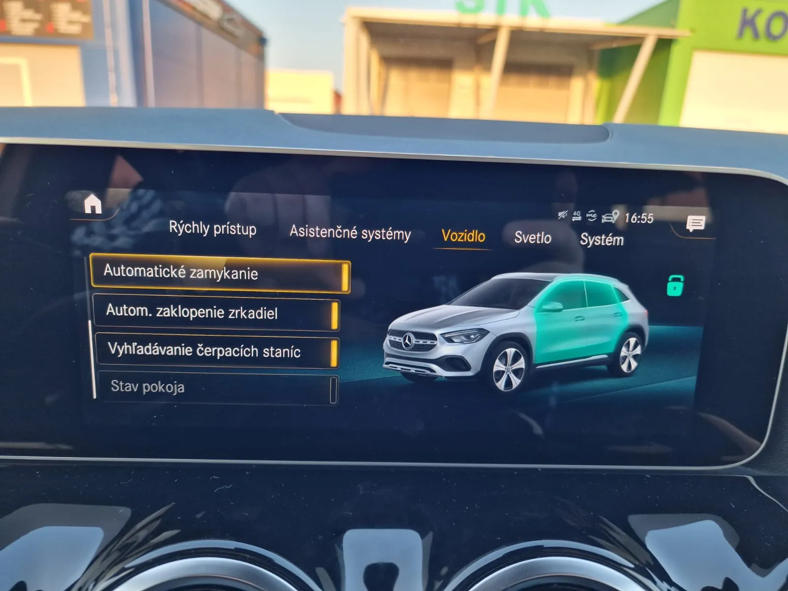 
								Mercedes-Benz GLA 200d A/T full									