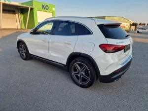 Mercedes-Benz GLA 200d A/T