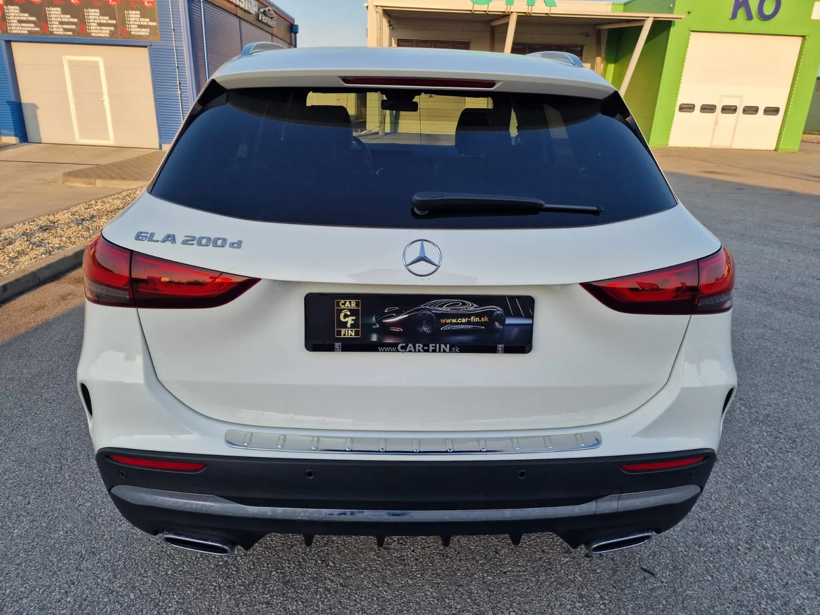
								Mercedes-Benz GLA 200d A/T full									
