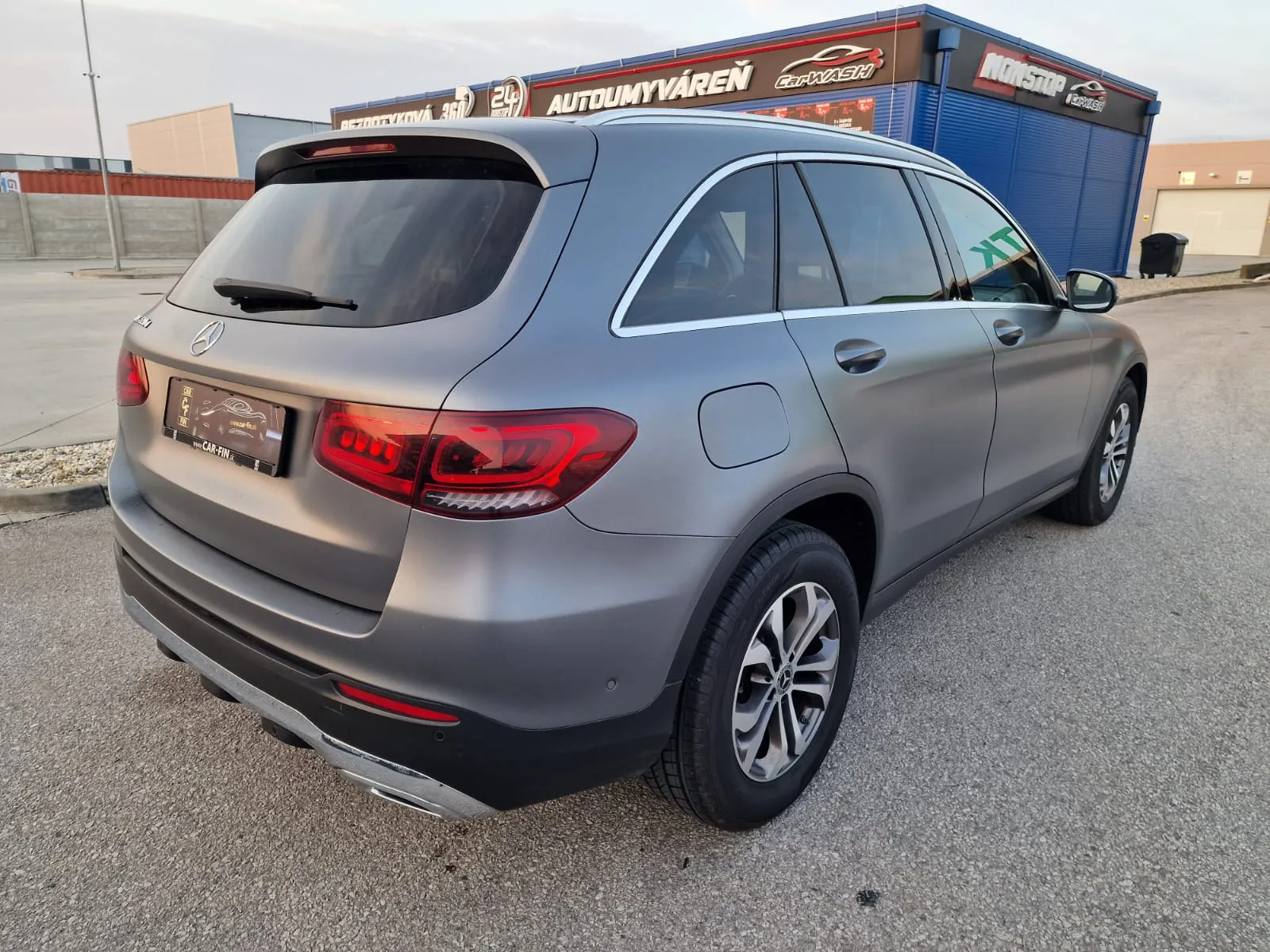 
								Mercedes-Benz GLC 220d 4MATIC A/T full									