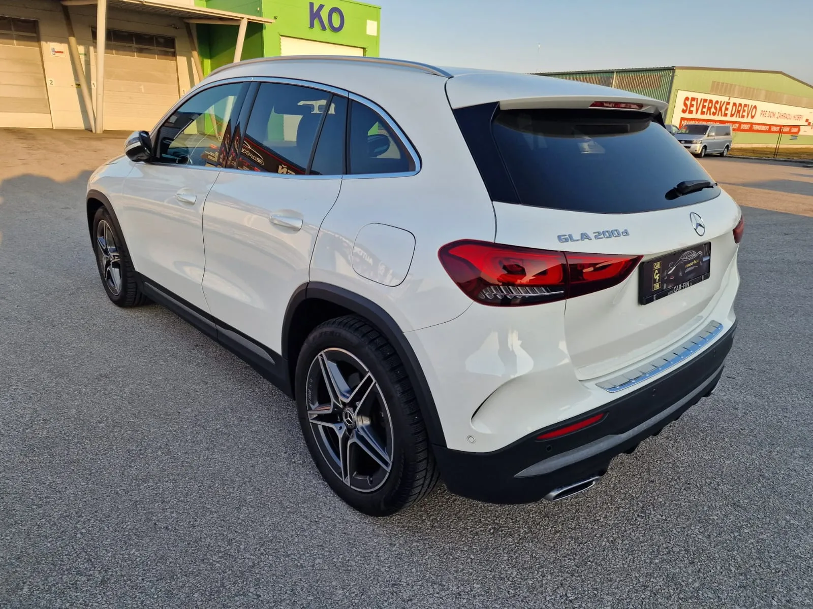 
								Mercedes-Benz GLA 200d A/T full									
