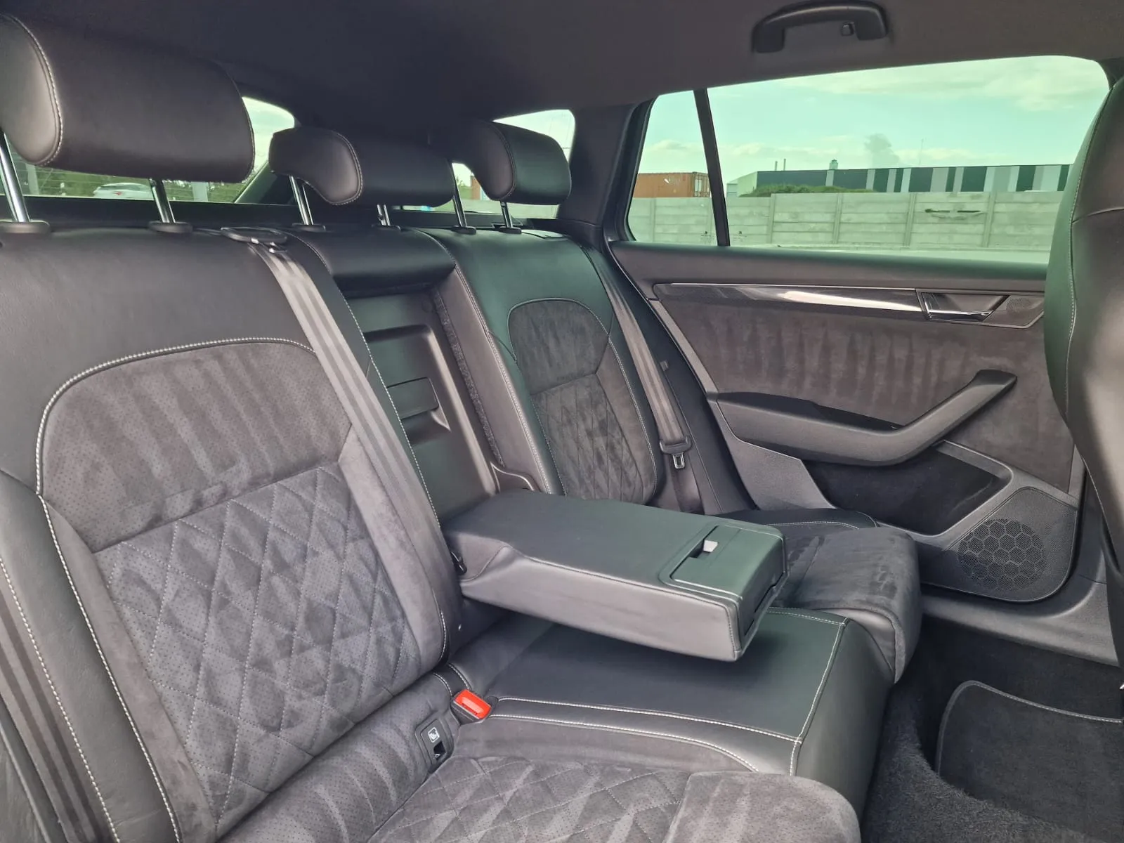 
								Škoda Octavia Combi 1.6 TDI 115k Style DSG full									