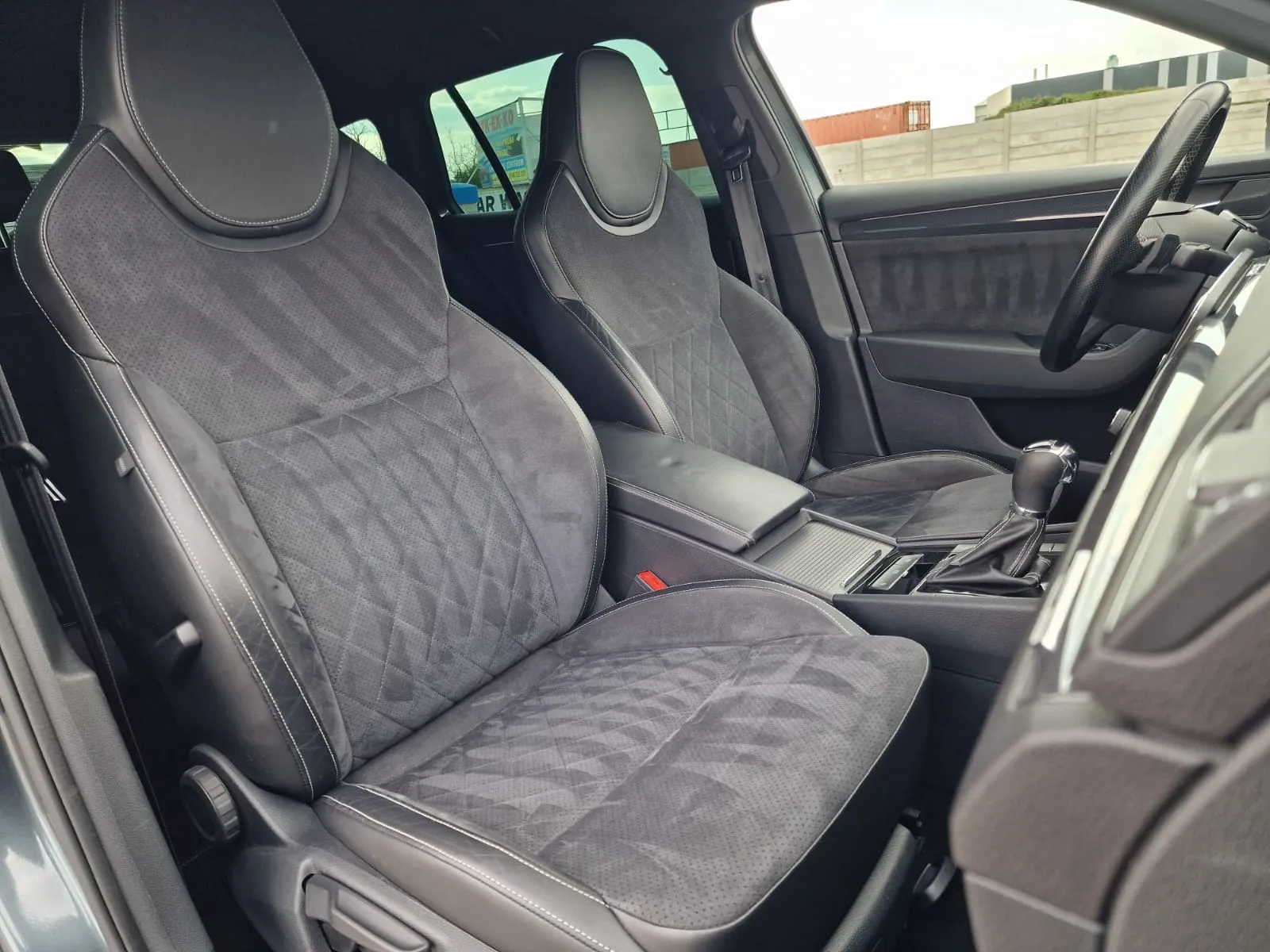 
								Škoda Octavia Combi 1.6 TDI 115k Style DSG full									