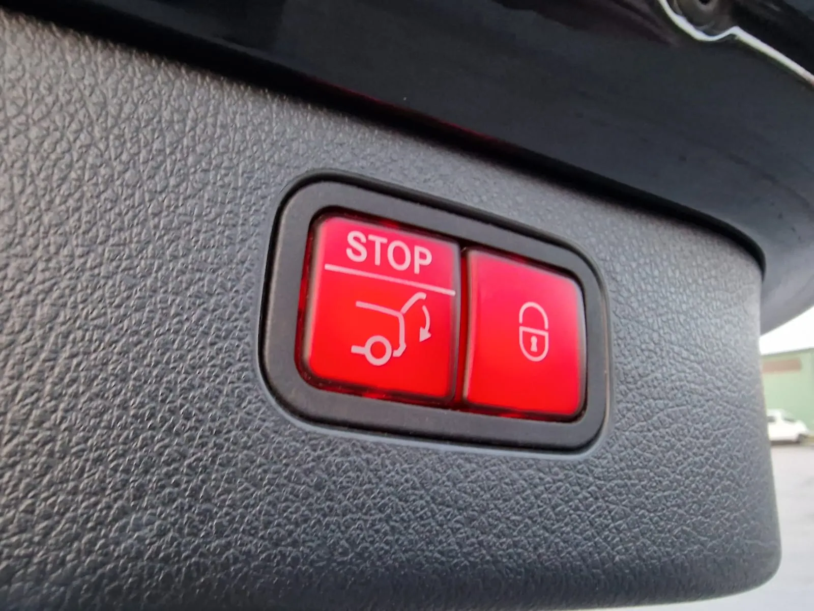 
								Mercedes-Benz C trieda Kombi 220 d mHEV All-Terrain 4MATIC A/T full									