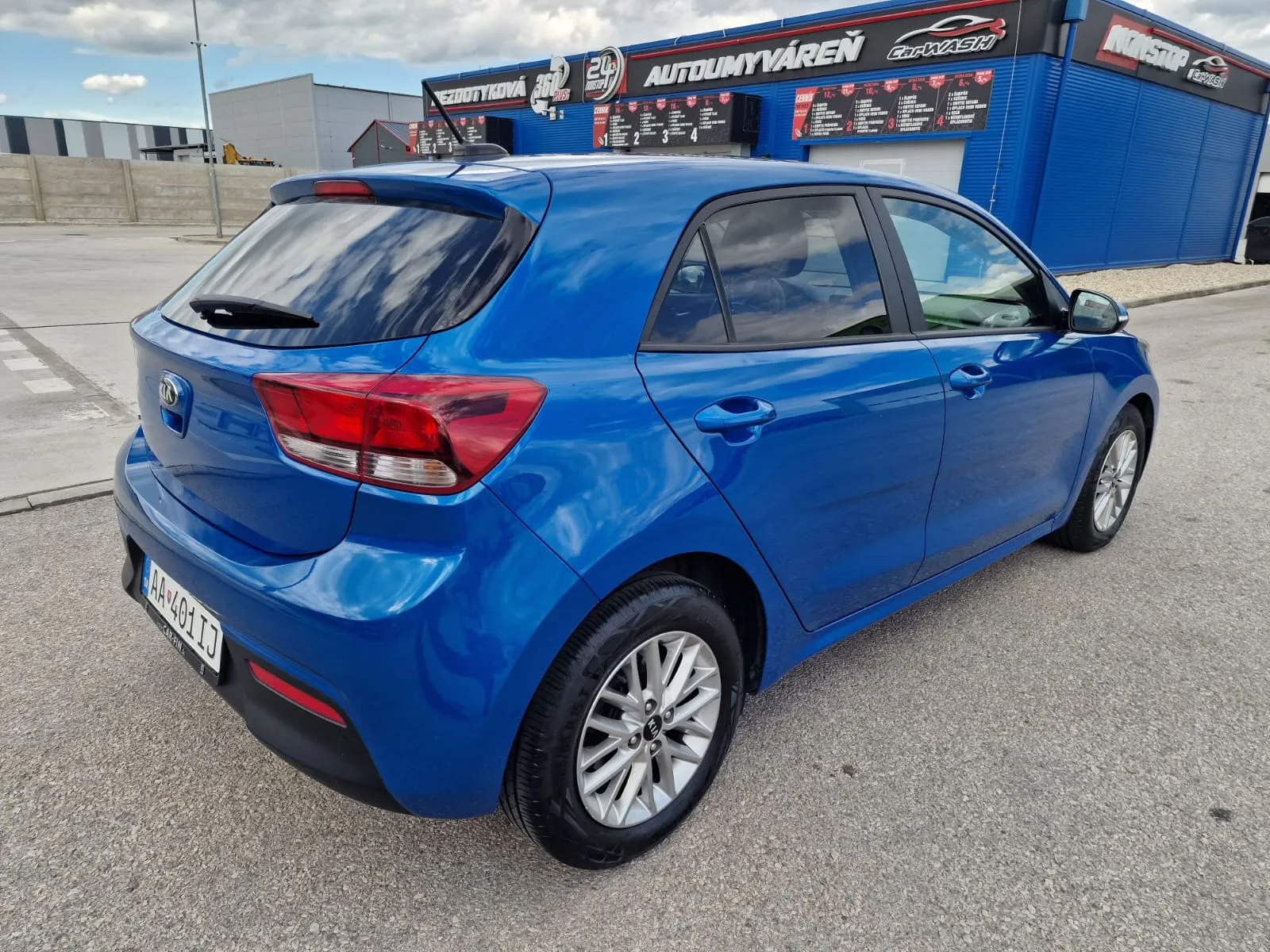 
								Kia Rio 1.0 T-GDi Gold A/T full									