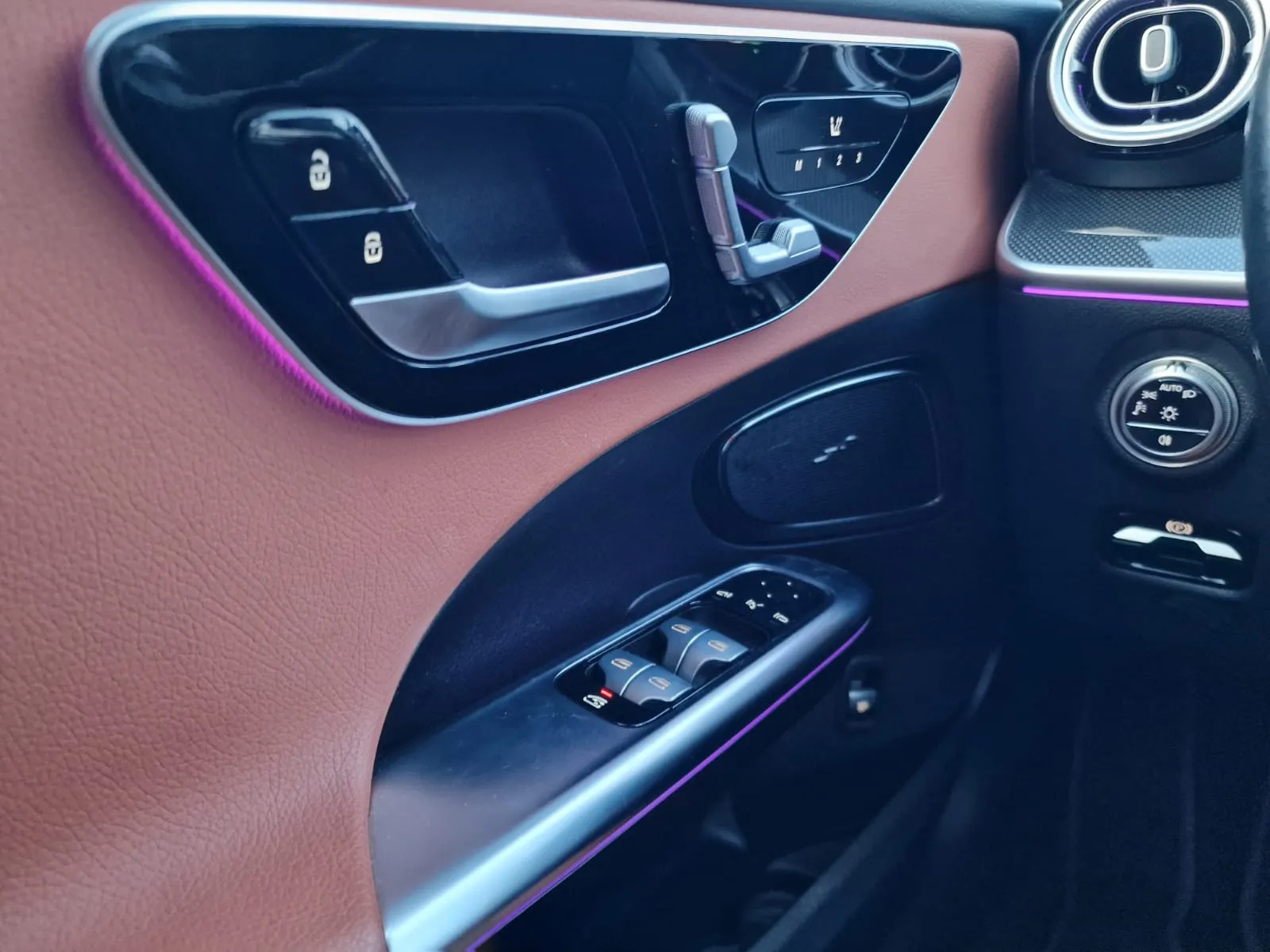 
								Mercedes-Benz C trieda Kombi 220 d mHEV All-Terrain 4MATIC A/T full									