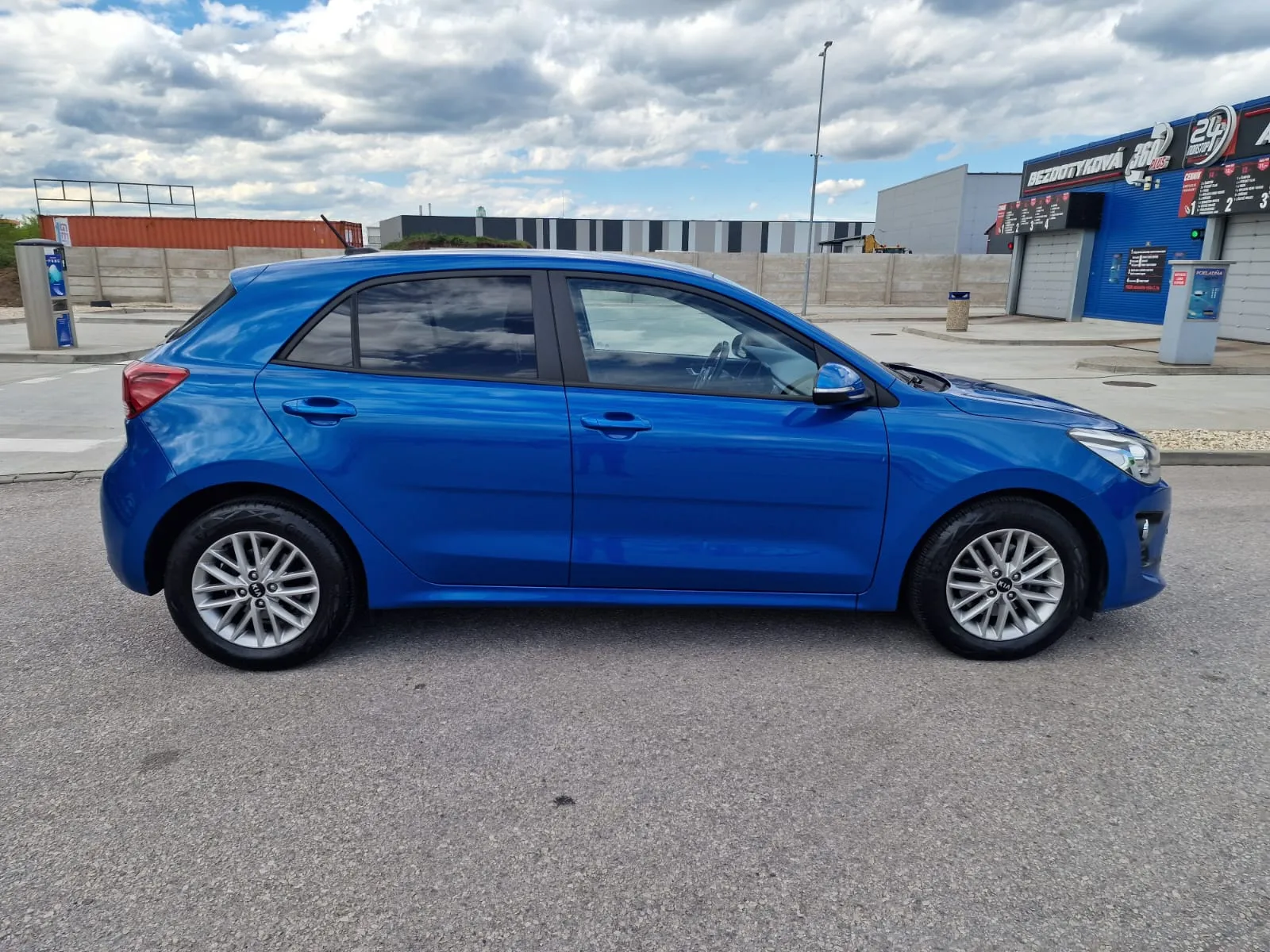 
								Kia Rio 1.0 T-GDi Gold A/T full									