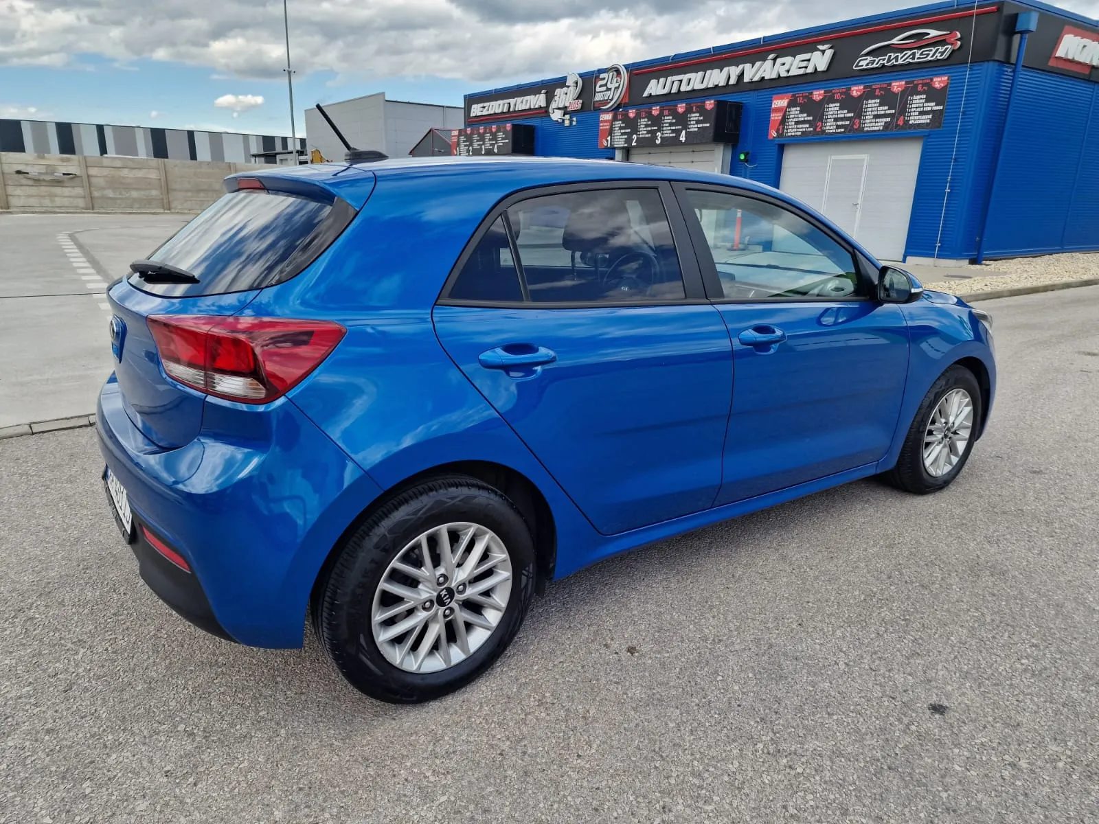 
								Kia Rio 1.0 T-GDi Gold A/T full									