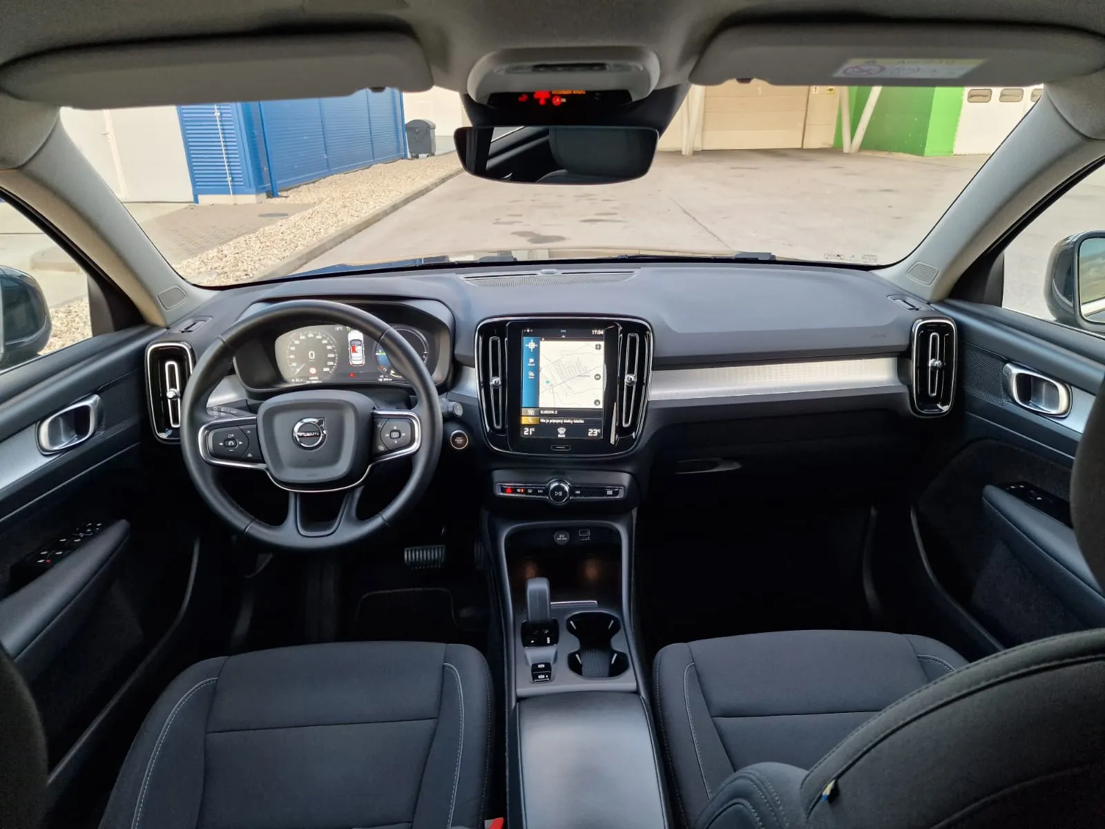 
								Volvo XC40 T4 Recharge full									