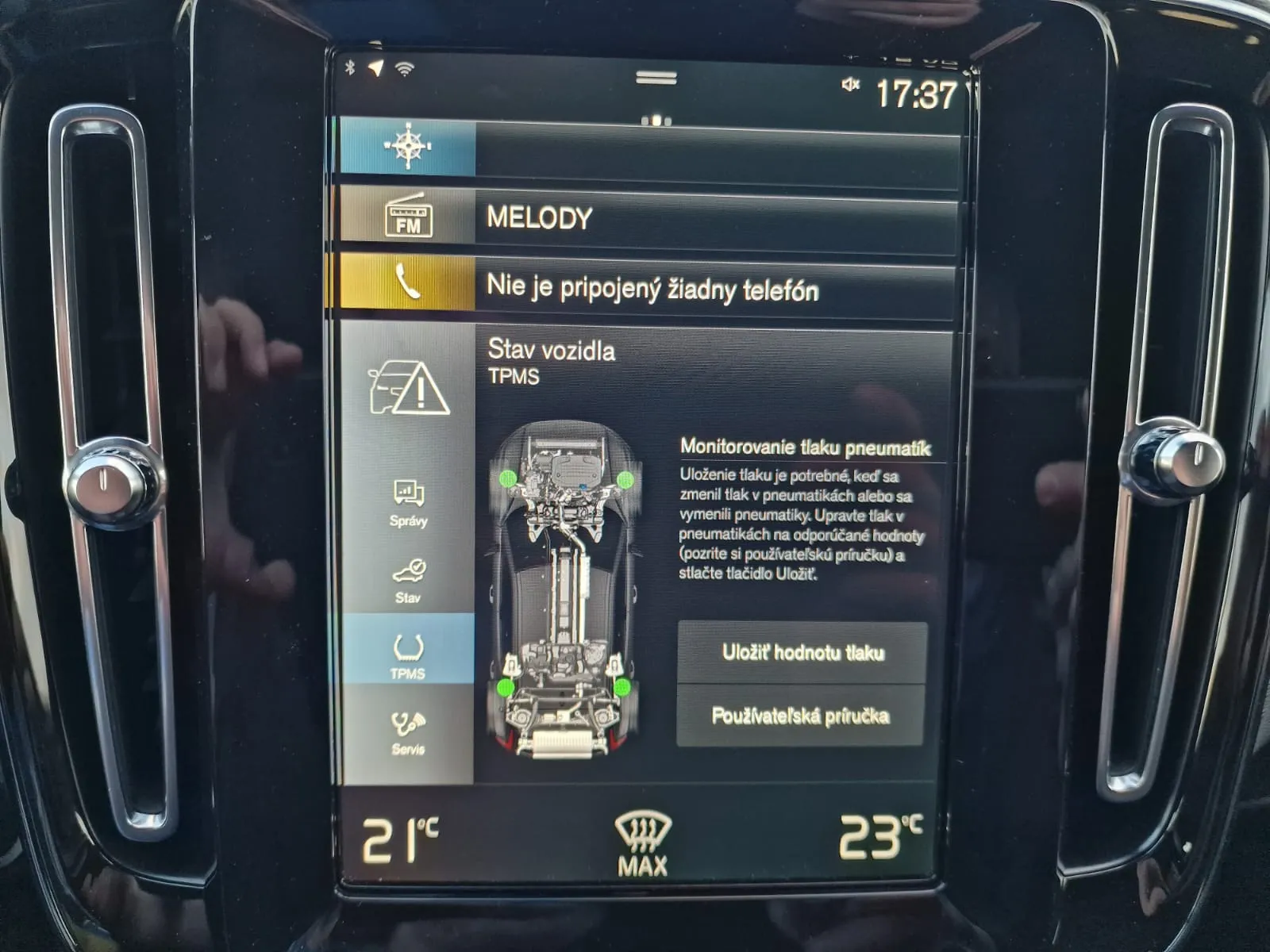 
								Volvo XC40 T4 Recharge full									