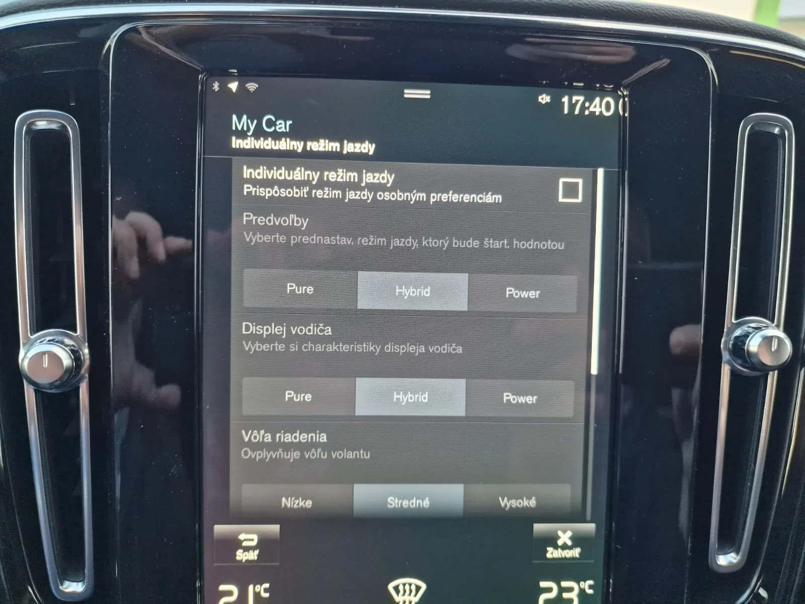 
								Volvo XC40 T4 Recharge full									