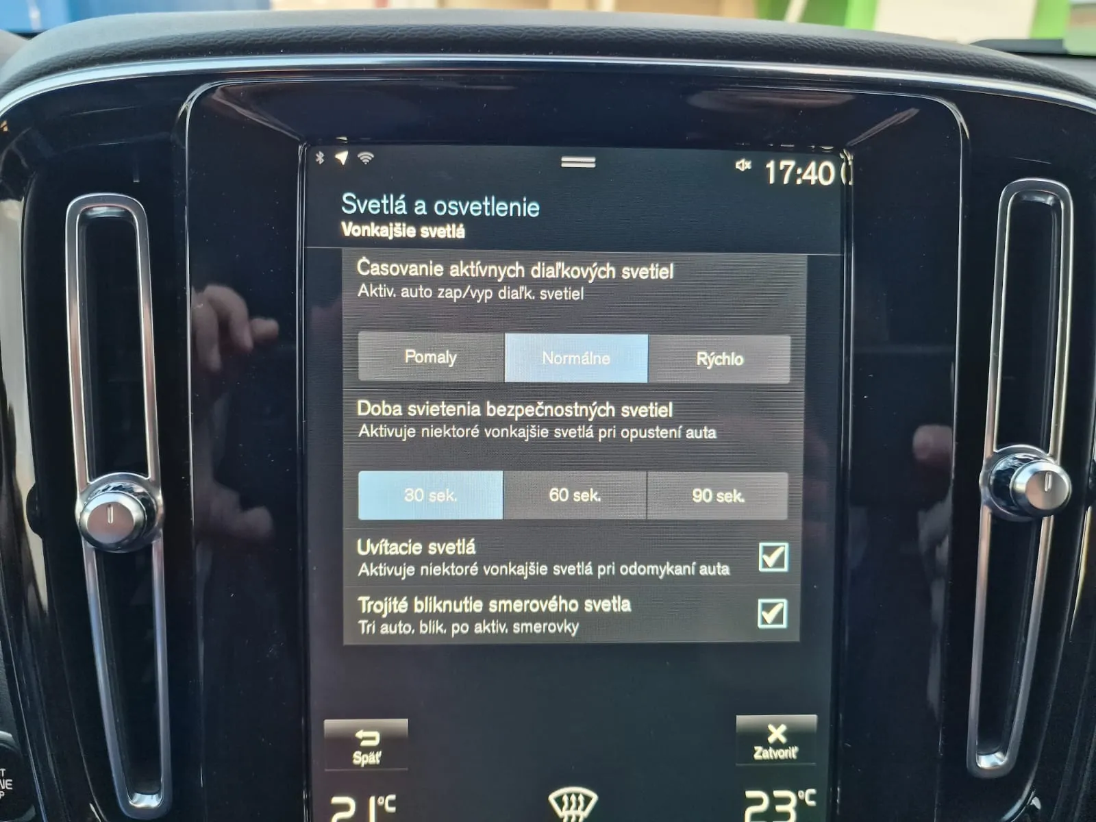 
								Volvo XC40 T4 Recharge full									