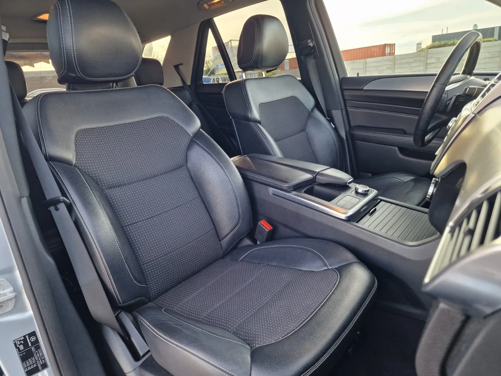 
								Mercedes-Benz ML 250d BLUETEC 4MATIC full									
