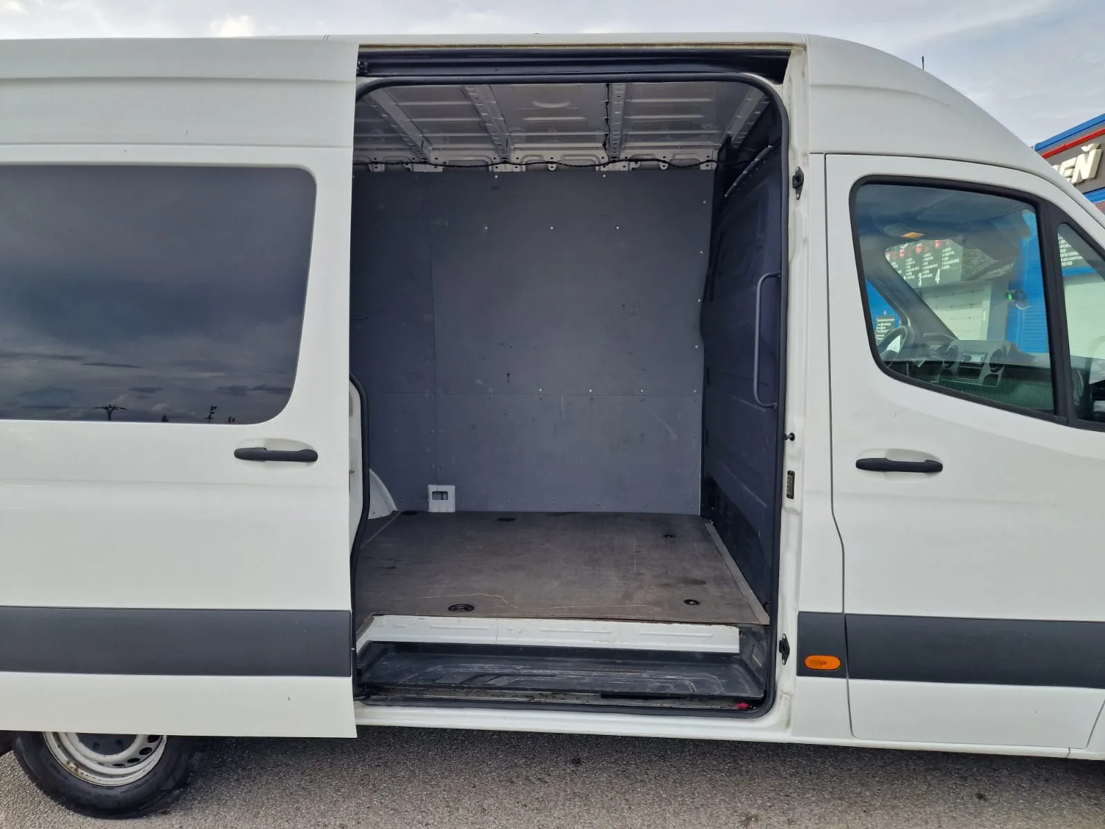 
								Mercedes-Benz Sprinter 314 CDI Standard A2 RWD full									