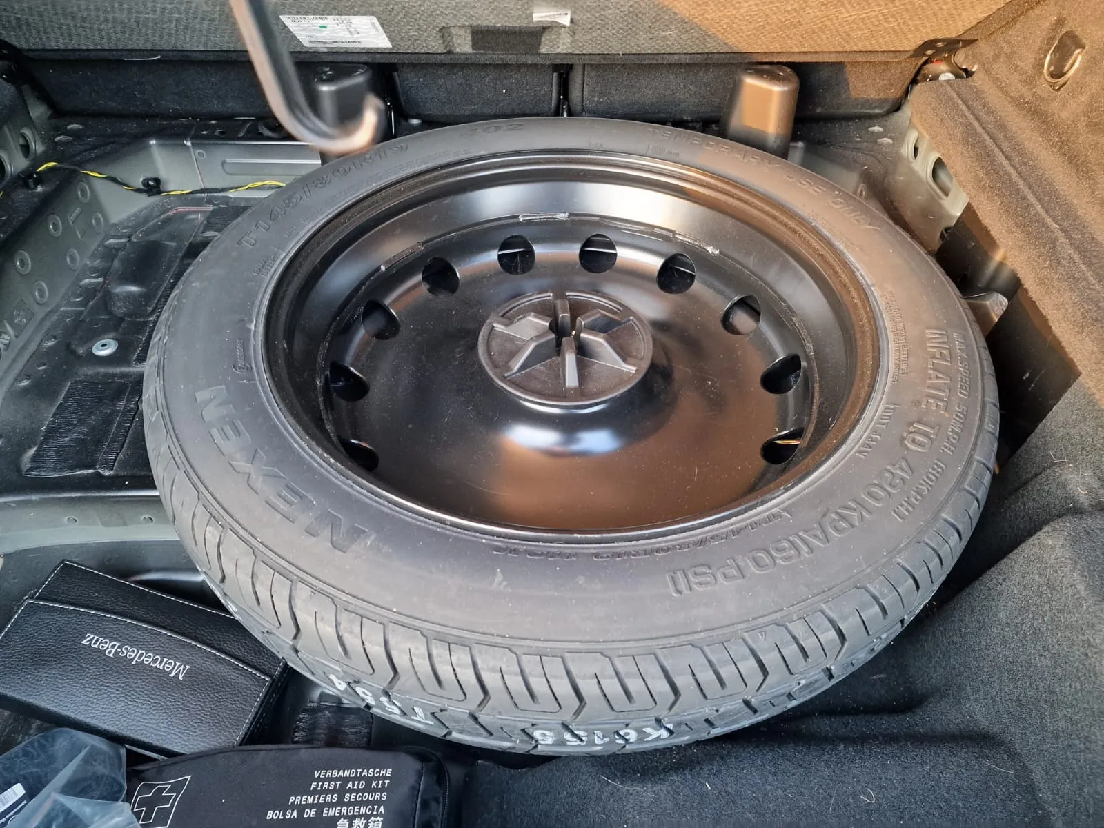 
								Mercedes-Benz GLC SUV 200d 4MATIC A/T full									