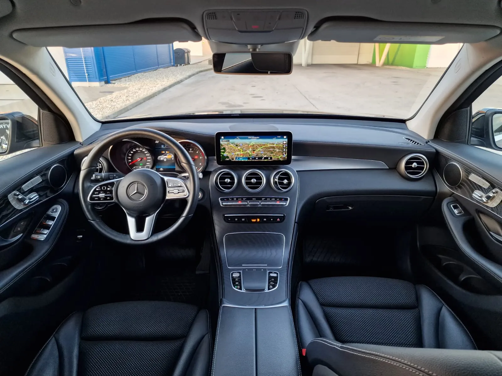 
								Mercedes-Benz GLC SUV 200d 4MATIC A/T full									