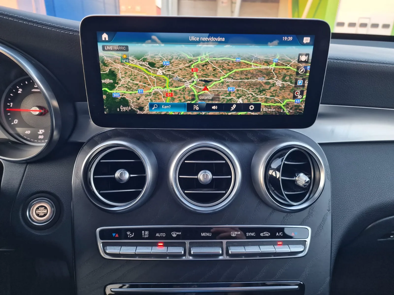
								Mercedes-Benz GLC SUV 200d 4MATIC A/T full									