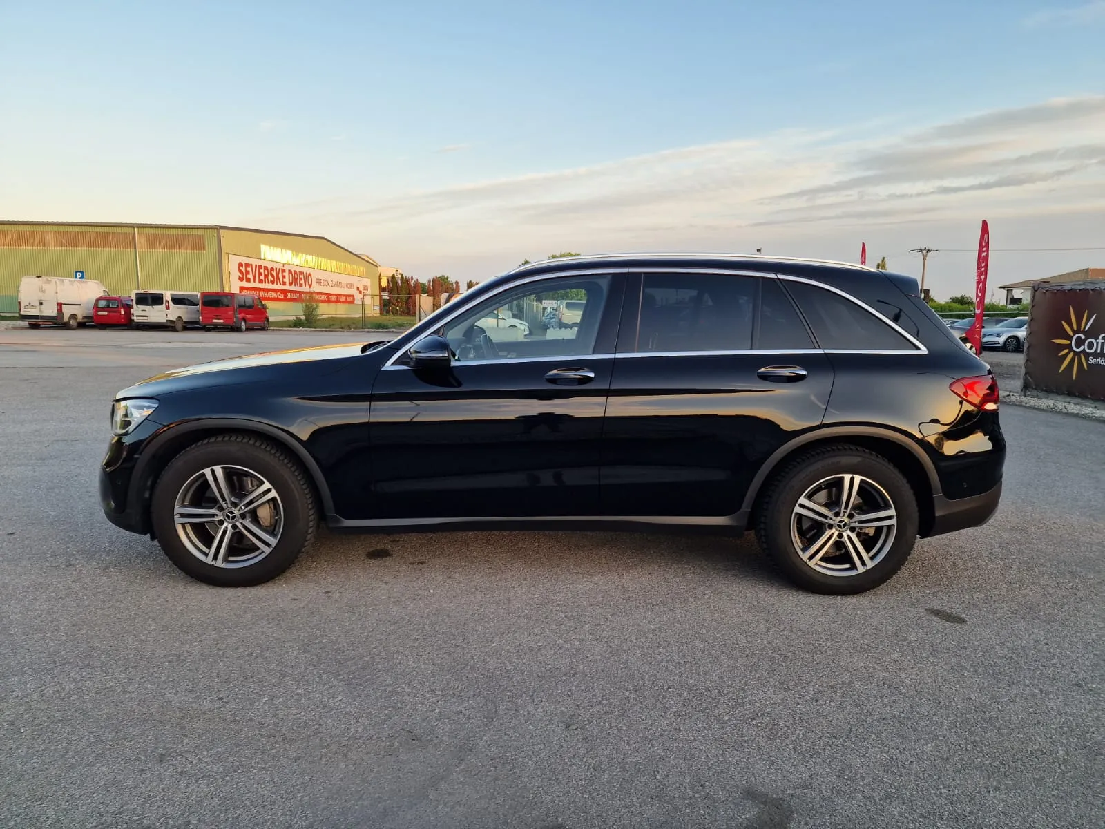 
								Mercedes-Benz GLC SUV 200d 4MATIC A/T full									