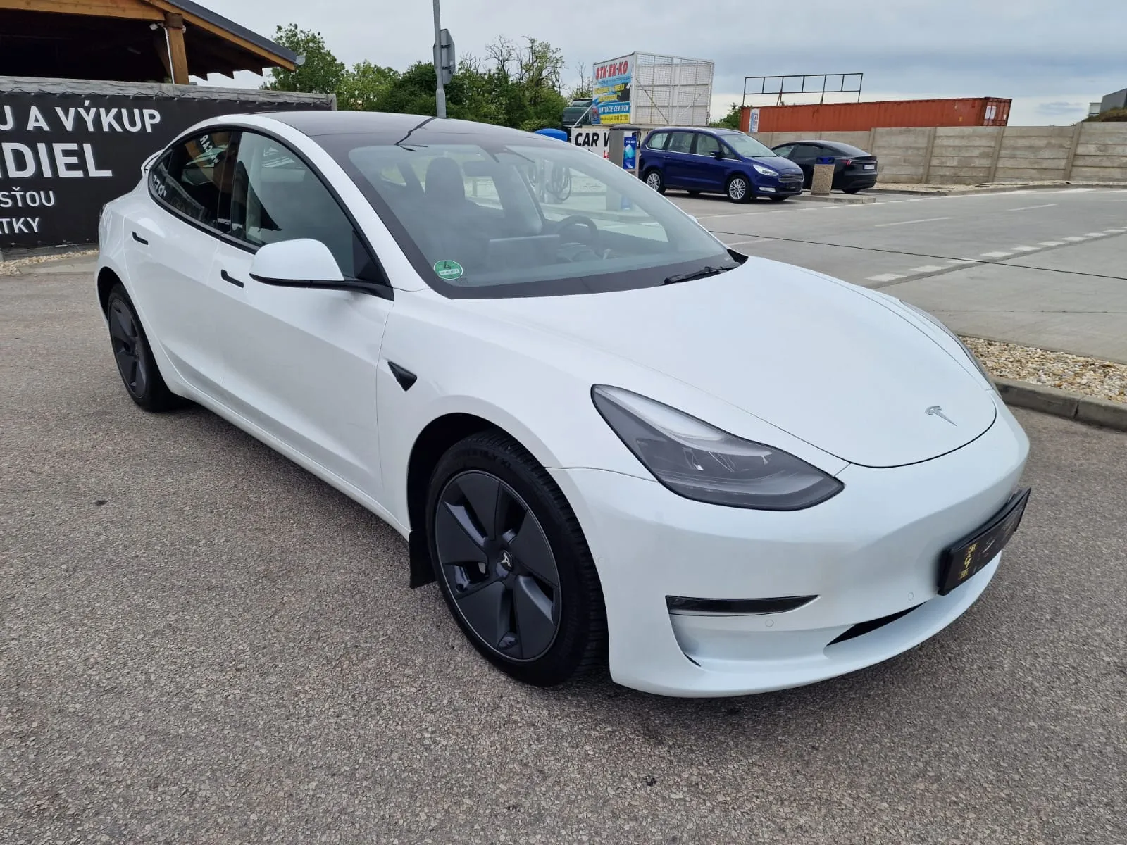 
								Tesla Model 3 Long Range AWD full									